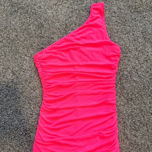 One Shoulder Ruched Pink Bodycon Dress - Picture 7 of 13